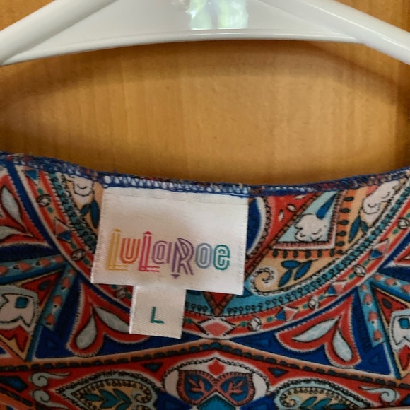 Lularue multicolored shawl/overlay. Lrg. Black fringe light weight. - Picture 3 of 5